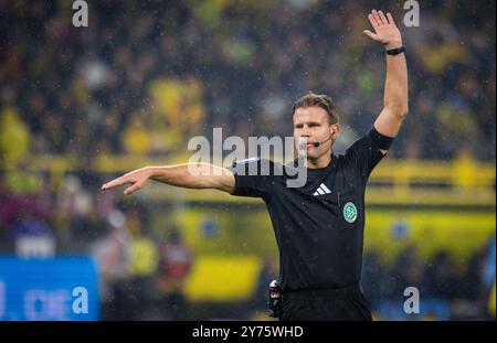 Dortmund, Deutschland. September 2024. Schiedsrichter Felix Brych Borussia Dortmund - VfL Bochum 27.09.2024 Copyright (nur für journalistische Zwecke) Stockfoto