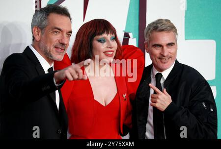 Todd Phillips, Lady Gaga und Joaquin Phoenix nehmen an der britischen Premiere von „Joker Folie à Deux“ auf dem Cineworld Leicester Square in London Teil. Stockfoto