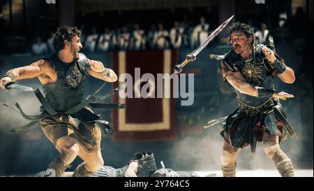 PEDRO PASCAL und PAUL MESCAL in GLADIATOR II (2024) unter der Regie von RIDLEY SCOTT. Quelle: PARAMOUNT PICTURES / Album Stockfoto