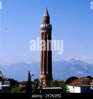 Minarett der Yivli-Minare-Moschee in Antalya, Türkei um 1988. Stockfoto