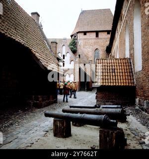 Die Marienburg (Zamek Malbork) des deutschen Mittelalterordens zwischen 1309 und 1454 in Malbork an der Nogat in der Woiwodschaft Pommern im Norden Polens, Polen um 1988. Stockfoto