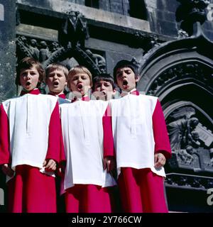 Junge der Regensburger Domspatzen, Bayern um 1984. Stockfoto