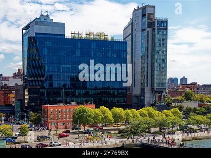 40 die dramatische, facettierte Form der Tenth Avenue – ursprünglich „Solar Carve“ genannt – wurde entworfen, um mehr Sonnenlicht auf dem angrenzenden High Line Park zu ermöglichen. Stockfoto