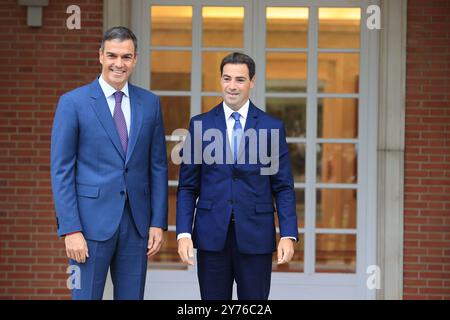 Madrid, 20.09.2024. La Moncloa Palace. Runde der Kontakte mit den Regionalpräsidenten. Der Regierungspräsident Pedro Sánchez empfängt den Lehendakari Imanol Pradales (PNV). Foto: Jaime García. ARCHDC. Quelle: Album / Archivo ABC / Jaime García Stockfoto