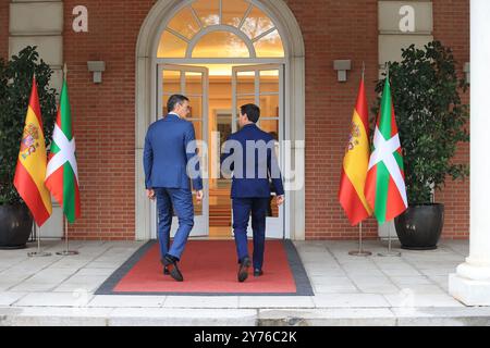 Madrid, 20.09.2024. La Moncloa Palace. Runde der Kontakte mit den Regionalpräsidenten. Der Regierungspräsident Pedro Sánchez empfängt den Lehendakari Imanol Pradales (PNV). Foto: Jaime García. ARCHDC. Quelle: Album / Archivo ABC / Jaime García Stockfoto