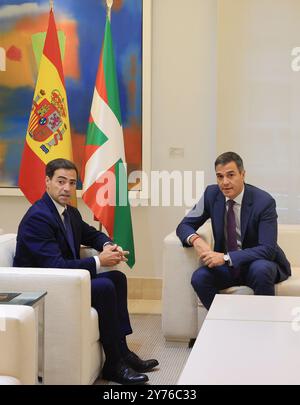 Madrid, 20.09.2024. La Moncloa Palace. Runde der Kontakte mit den Regionalpräsidenten. Der Regierungspräsident Pedro Sánchez empfängt den Lehendakari Imanol Pradales (PNV). Foto: Jaime García. ARCHDC. Quelle: Album / Archivo ABC / Jaime García Stockfoto