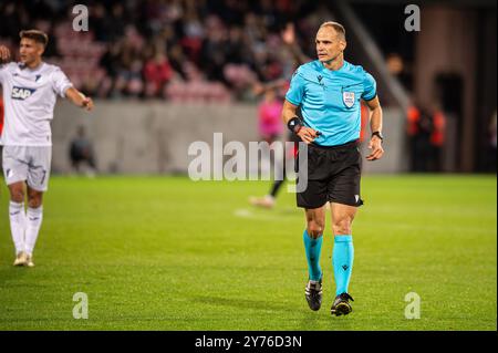 Herning, Dänemark. September 2024. Schiedsrichter Nenad Minakovic war beim Spiel der UEFA Europa League zwischen dem FC Midtjylland und TSG Hoffenheim in der MCH Arena in Herning zu sehen. Stockfoto