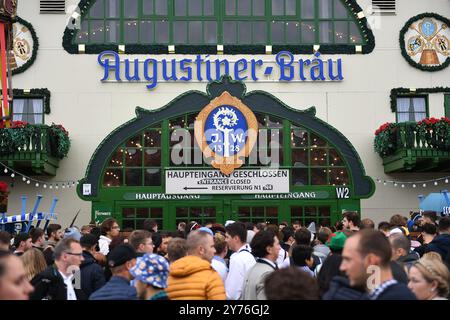 Festen Zelt Augustiner-Bru am Mnchner Oktoberfest Stockfotografie - Alamy