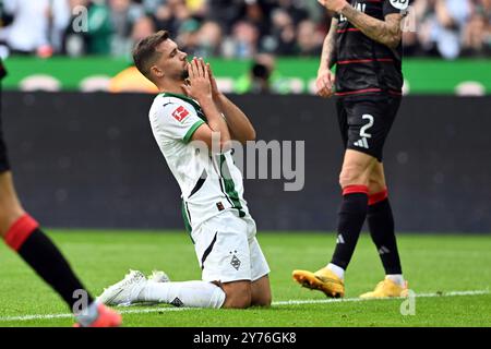 28. September 2024, Nordrhein-Westfalen, Mönchengladbach: Fußball: Bundesliga, Borussia Mönchengladbach – 1. FC Union Berlin, Spieltag 5, im Stadion im Borussia-Park gestikuliert Mönchengladbachs Tim Kleindienst. Foto: Federico Gambarini/dpa - WICHTIGER HINWEIS: Gemäß den Vorschriften der DFL Deutschen Fußball-Liga und des DFB Deutschen Fußball-Bundes ist es verboten, im Stadion und/oder im Spiel aufgenommene Fotografien in Form von sequenziellen Bildern und/oder videoähnlichen Fotoserien zu verwenden oder zu verwenden. Stockfoto