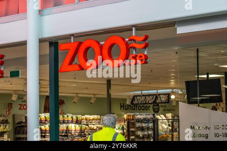 Göteborg, Schweden - 02. März 2023: Zoo.se Schild in einem Zoo-Laden Stockfoto