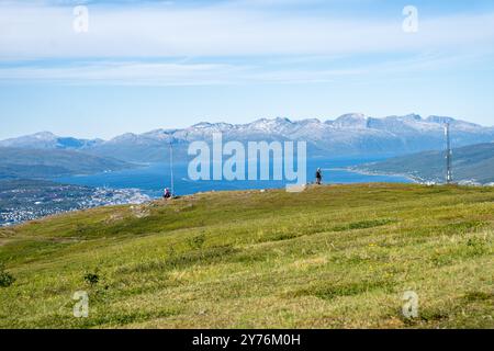 Seilbahnstation Fjellheisen am Storsteinen und Blick über Tromso, Norwegen vom Aussichtspunkt Storsteinen Stockfoto