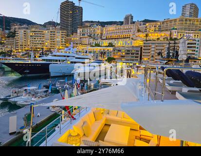 Monte Carlo, Monaco - 28. September 2024: Monaco Yacht Show Atmosphäre. MYS, Yachting, Bateau, Boote, Yachten, Boote, Yachten, Mandoga Media Germany Monaco Yacht Show 2024 *** Monte Carlo, Monaco 28. September 2024 Monaco Yacht Show Atmosphere MYS, Yachting, Bateau, Boote, Yachten, Boote, Yachten, Mandoga Media Germany Monaco Yacht Show 2024 Stockfoto