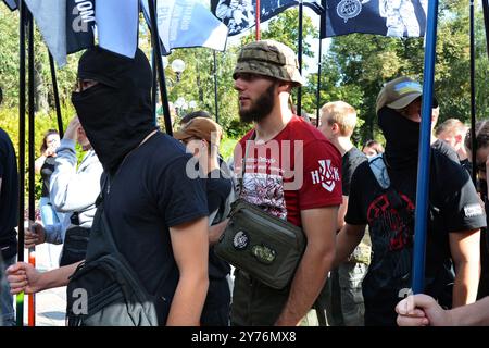 Kiew, Ukraine. September 2024. Militärangehörige und Veteranen während des Marsches zum Tag der Verteidiger der Ukraine am 28. September 2024 in Kiew, Ukraine (Foto: Aleksandr Gusev/SOPA Images/SIPA USA) Credit: SIPA USA/Alamy Live News Stockfoto