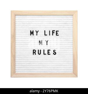Brieftafel mit Phrase mein Leben meine Regeln auf weißem Hintergrund, Draufsicht Stockfoto