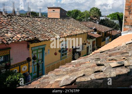 Buntes Eingangstor in Guatape, Kolumbien Stockfoto