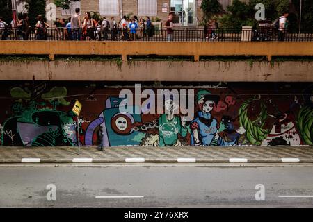 Sao Paulo, Brasilien. Januar 2014. Allgemeine Ansicht von Urban Street Art Graffiti im Tunnel Jose Roberto Fanganiello Melhem in Paulista Avenue, Sao Paulo, Brasilien. Stockfoto