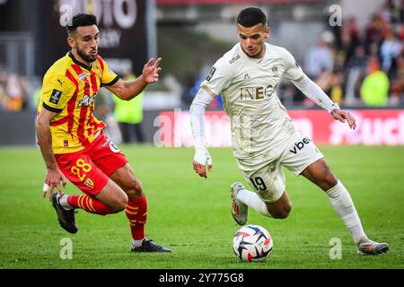 Linse, Frankreich. September 2024. Adrien THOMASSON von Lens und Badredine BOUANANI von Nizza während des Ligue-1-Spiels zwischen RC Lens und OGC Nice im Bollaert-Delelis Stadium am 28. September 2024 in Lens, Frankreich. (Kreditbild: © Matthieu Mirville/ZUMA Press Wire) NUR REDAKTIONELLE VERWENDUNG! Nicht für kommerzielle ZWECKE! Stockfoto