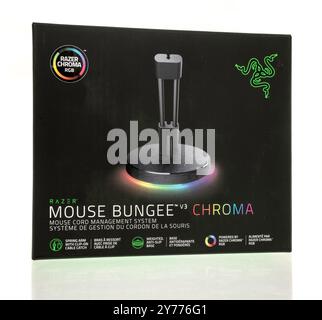Winneconne, WI - 22. Juni 2024: Ein Paket von Razer-Maus-Bungee-Chroma auf einem isolierten Hintergrund. Stockfoto