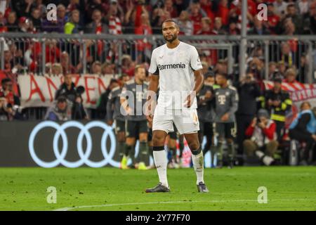 Jonathan Tah (Bayer 04 Leverkusen, 04), FC Bayern München gegen Bayer 04 Leverkusen, Fussball, Bundesliga, 5. Spieltag, Saison 24/25, 28.09.2024, DFL-VORSCHRIFTEN VERBIETEN JEDE VERWENDUNG VON FOTOGRAFIEN ALS BILDSEQUENZEN, Foto: Eibner-Pressefoto/Jenni Maul Stockfoto