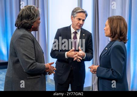 UN-Botschafterin Linda Thomas-Greenfield, Staatssekretär Tony Blinken, Vizepräsidentin Kamala Harris, Stockfoto