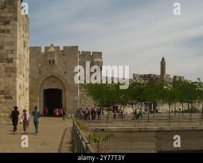 Jerusalem, Israel - 23. April. 2014: Jaffa-Tor der Altstadt von Jerusalem. Das Jaffa-Tor ist einer der Haupteingänge zur Altstadt von Jerusalem Stockfoto