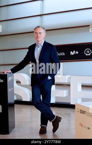 John Crowley nimmt am 28. September 2024 an dem Fotocall zu „We Live in the Time“ während des 72. San Sebastian International Film Festivals in San Sebastian Teil. (Foto: COOLMedia/NurPhoto) Credit: NurPhoto SRL/Alamy Live News Stockfoto