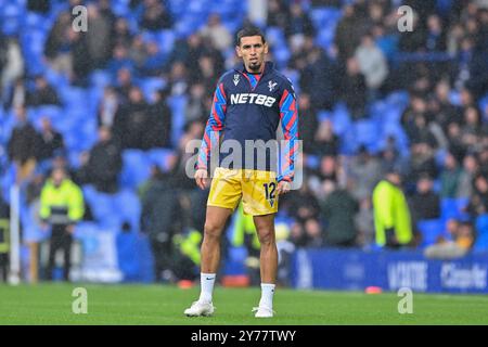 Liverpool, Großbritannien. September 2024. Daniel Muñoz von Crystal Palace wärmt sich vor dem Premier League-Spiel Everton gegen Crystal Palace im Goodison Park, Liverpool, Vereinigtes Königreich, 28. September 2024 (Foto: Cody Froggatt/News Images) in Liverpool, Vereinigtes Königreich am 28. September 2024 auf. (Foto: Cody Froggatt/News Images/SIPA USA) Credit: SIPA USA/Alamy Live News Stockfoto