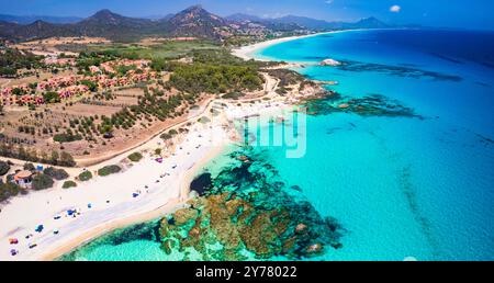 Italien. Sardegna Island die schönsten landschaftlich schönen Strände. Costa Rei im Süden, berühmt für weiße Sandstrände und türkisfarbenes kristallklares Meer. Stockfoto