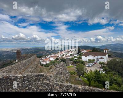 Marvao, Portugal - 30. Juni 2024: Blick auf das wunderschöne historische Dorf Marvao in Alentejo, Portugal Stockfoto