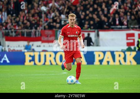 Freiburg, Deutschland. September 2024. Philipp Lienhart (SC Freiburg) beim Spiel der 1. FBL: 24-25:1. FBL: 24-25:5. Sptg. SC Freiburg - FC St. Pauli DFL-VORSCHRIFTEN VERBIETEN DIE VERWENDUNG VON FOTOGRAFIEN ALS BILDSEQUENZEN UND/ODER QUASI-VIDEONann Credit: dpa/Alamy Live News Stockfoto