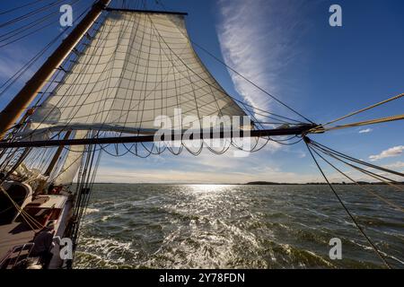 Segelschiff „Weisse Düne“ unter dem Kommando von Kapitän Jane Bothe. Küstengewässer einschließlich Anteil am Festlandsockel, Mecklenburg-Vorpommern, Deutschland Stockfoto