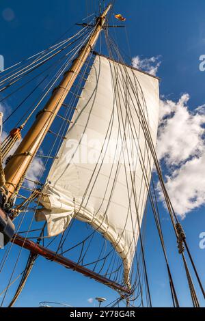 Segelschiff „Weisse Düne“ unter dem Kommando von Kapitän Jane Bothe. Küstengewässer einschließlich Anteil am Festlandsockel, Mecklenburg-Vorpommern, Deutschland Stockfoto