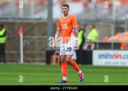 Oliver Casey von Blackpool während des Sky Bet League 1 Spiels Blackpool gegen Burton Albion in Bloomfield Road, Blackpool, Großbritannien, 28. September 2024 (Foto: Gareth Evans/News Images) Stockfoto