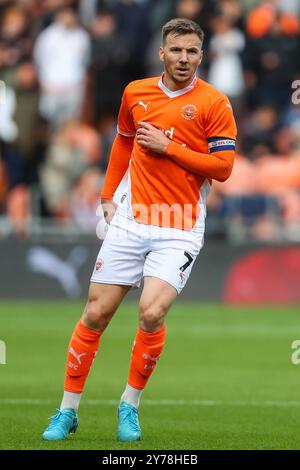 Lee Evans von Blackpool während des Sky Bet League 1 Spiels Blackpool gegen Burton Albion in der Bloomfield Road, Blackpool, Vereinigtes Königreich. September 2024. (Foto: Gareth Evans/News Images) in Blackpool, Großbritannien am 28.9.2024. (Foto: Gareth Evans/News Images/SIPA USA) Credit: SIPA USA/Alamy Live News Stockfoto