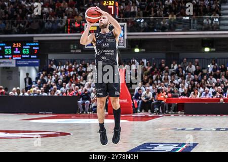 Jordan Ford (Dolomiti Energia Trento) während des Unahotels Reggio Emilia vs Dolomiti Energia Trentino, italienische Basketball Serie A Spiel in Reggio Emilia, Italien, 28. September 2024 Stockfoto