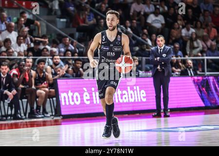 Jordan Ford (Dolomiti Energia Trento) während des Unahotels Reggio Emilia vs Dolomiti Energia Trentino, italienische Basketball Serie A Spiel in Reggio Emilia, Italien, 28. September 2024 Stockfoto