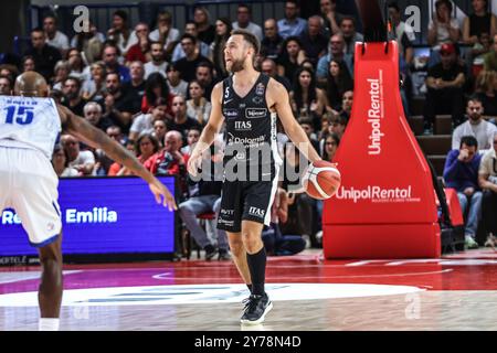 Jordan Ford (Dolomiti Energia Trento) während des Unahotels Reggio Emilia vs Dolomiti Energia Trentino, italienische Basketball Serie A Spiel in Reggio Emilia, Italien, 28. September 2024 Stockfoto