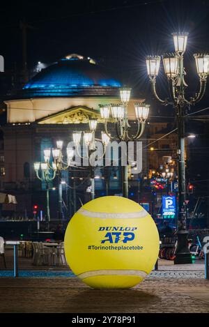Turin, Italien. Die besten acht Tennisspieler des Slam treffen sich zum dritten Mal in Turin im 54. Nitto ATP Finals, um die Nummer eins zu entscheiden. Stockfoto