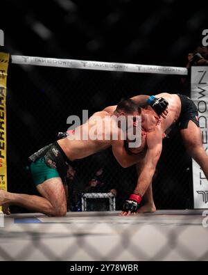 Glasgow, Schottland. September 2024. PFL MMA Europe Playoffs, Glasgow, Schottland. Glasgow, Schottland. September. Jack Grant gegen Florim Zendeli MMA kämpfen um die PFL Europe Playoffs in der OVO Hydro Arena in Glasgow, Schottland. Quelle: Sashshots/Alamy Live News Stockfoto