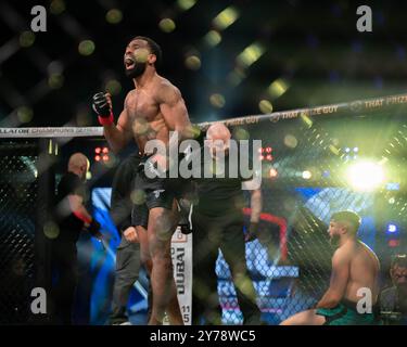 Glasgow, Schottland. September 2024. PFL MMA Europe Playoffs, Glasgow, Schottland. Glasgow, Schottland. September. Mark Ewen gegen Yassin Chtatou MMA kämpfen für PFL Europe in der OVO Hydro Arena in Glasgow, Schottland. Quelle: Sashshots/Alamy Live News Stockfoto