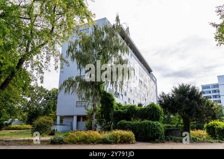 Berlin 2024: Die Modellsiedlung Hansaviertel wurde 1957 im Rahmen von Interbau errichtet. Viele renommierte Architekten der Nachkriegsmoderne waren beteiligt Stockfoto