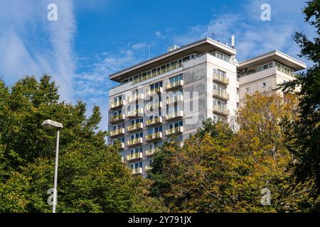 Berlin 2024: Die Modellsiedlung Hansaviertel wurde 1957 im Rahmen von Interbau errichtet. Viele renommierte Architekten der Nachkriegsmoderne waren beteiligt Stockfoto