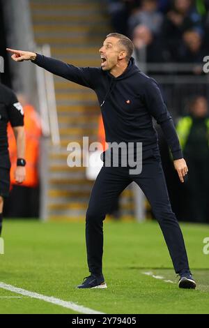 Wolverhampton, Großbritannien. September 2024. Gary O’Neil, Manager der Wolverhampton Wanderers FC gegen Liverpool FC English Premier League im Molineux Stadium, Wolverhampton, England, Vereinigtes Königreich am 28. September 2024 Credit: Every Second Media/Alamy Live News Stockfoto