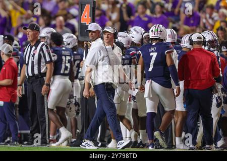 Baton Rouge, LA, USA. September 2024. South Alabama Head Coach Major Applewhite läuft im Tiger Stadium in Baton Rouge, LA, während der NCAA-Football-Action zwischen den South Alabama Jaguars und den LSU Tigers entlang der Seitenlinie. Jonathan Mailhes/CSM/Alamy Live News Stockfoto