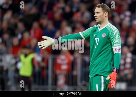 München, Deutschland. September 2024. Im Bild: Torwart Manuel neuer (FC Bayern München, 1), 28.09.2024, Fußball, Bundesliga, FC Bayern München - Bayer 04 Leverkusen, GER, München, Allianz Arena, DFL-VORSCHRIFTEN VERBIETEN DIE VERWENDUNG VON FOTOGRAFIEN ALS BILDSEQUENZEN UND/ODER QUASI-VIDEO. Quelle: dpa/Alamy Live News Stockfoto