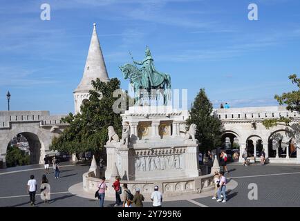 König Stephan Statue in der Fischerbastei in Budapest Stockfoto