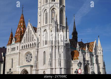 Matthiaskirche auf dem Burgberg in Budapest, historisch bedeutsame gotische Kirche aus dem 14. Jahrhundert Stockfoto