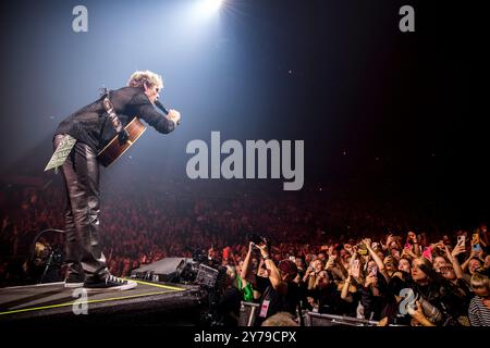 Kopenhagen, Dänemark. September 2024. Der dänische Sänger und Popikone Christopher gibt ein Live-Konzert in der Royal Arena in Kopenhagen. Stockfoto