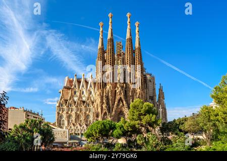 Barcelona, Spanien - 24. September 2015: Kathedrale La Sagrada Familia. Es wurde vom Architekten Antonio Gaudi entworfen und wird seit 1882 gebaut. Stockfoto