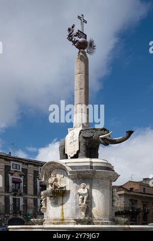 Der Elefantenbrunnen ist ein Denkmal im Zentrum von Sizilian Catania Stockfoto